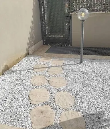 Red House Tiburtina Rom