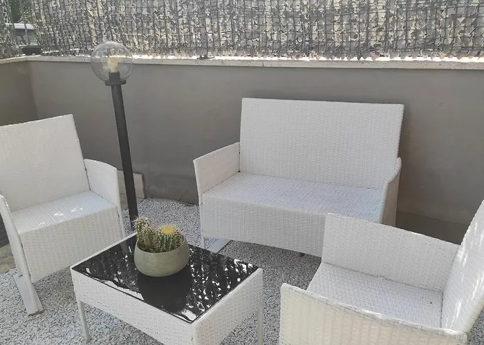 Red House Tiburtina Apartment Rom